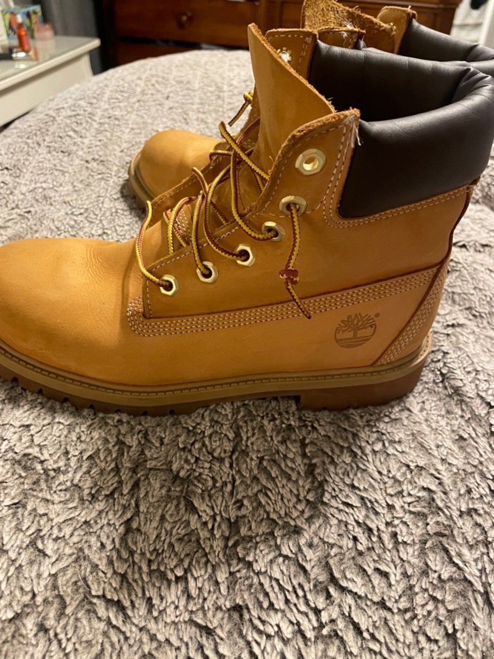Timberland Wheat/Tan Classic Lace-Up Work Boots - Picture 4 of 8
